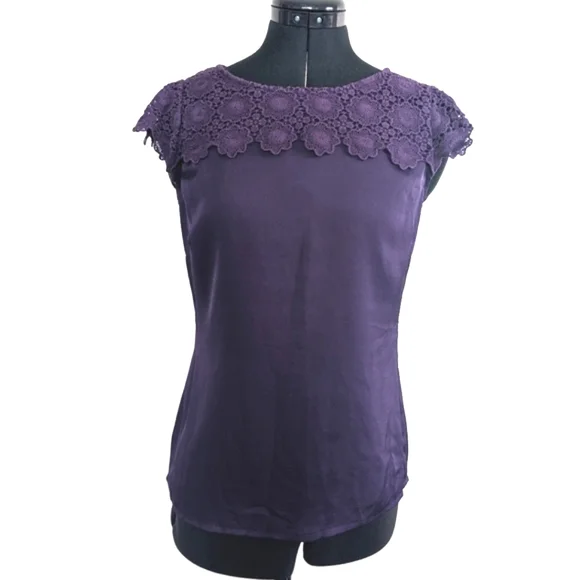 ✨Host Pick✨ Review Blouse with Lace Detailing Size 8 - Picture 1 of 5